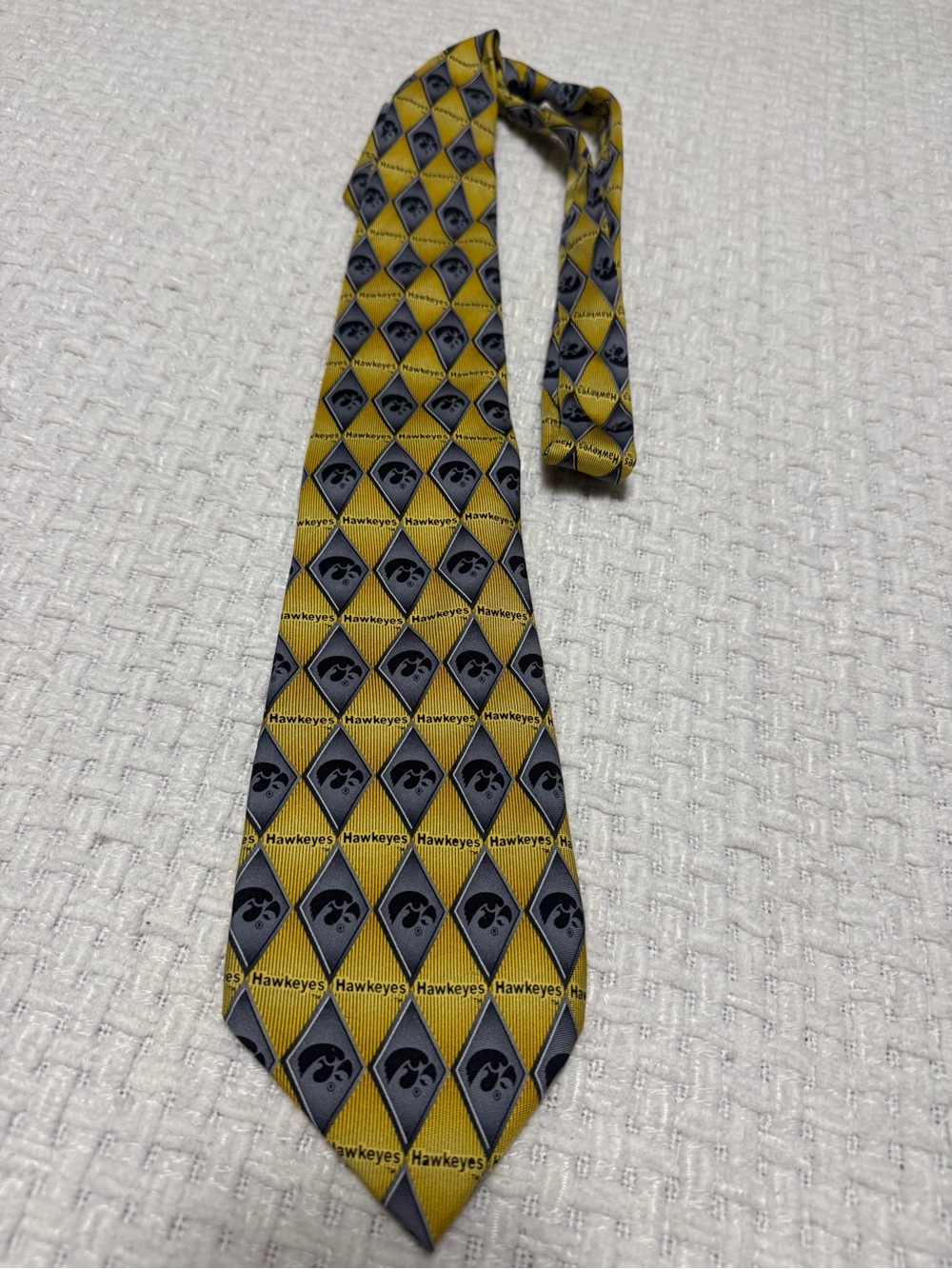 Iowa Hawkeyes neck tie, great condition